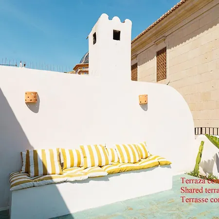 Spacious And Luxurious Mezzanine Apartment In Historic Center Alicante Buitenkant foto