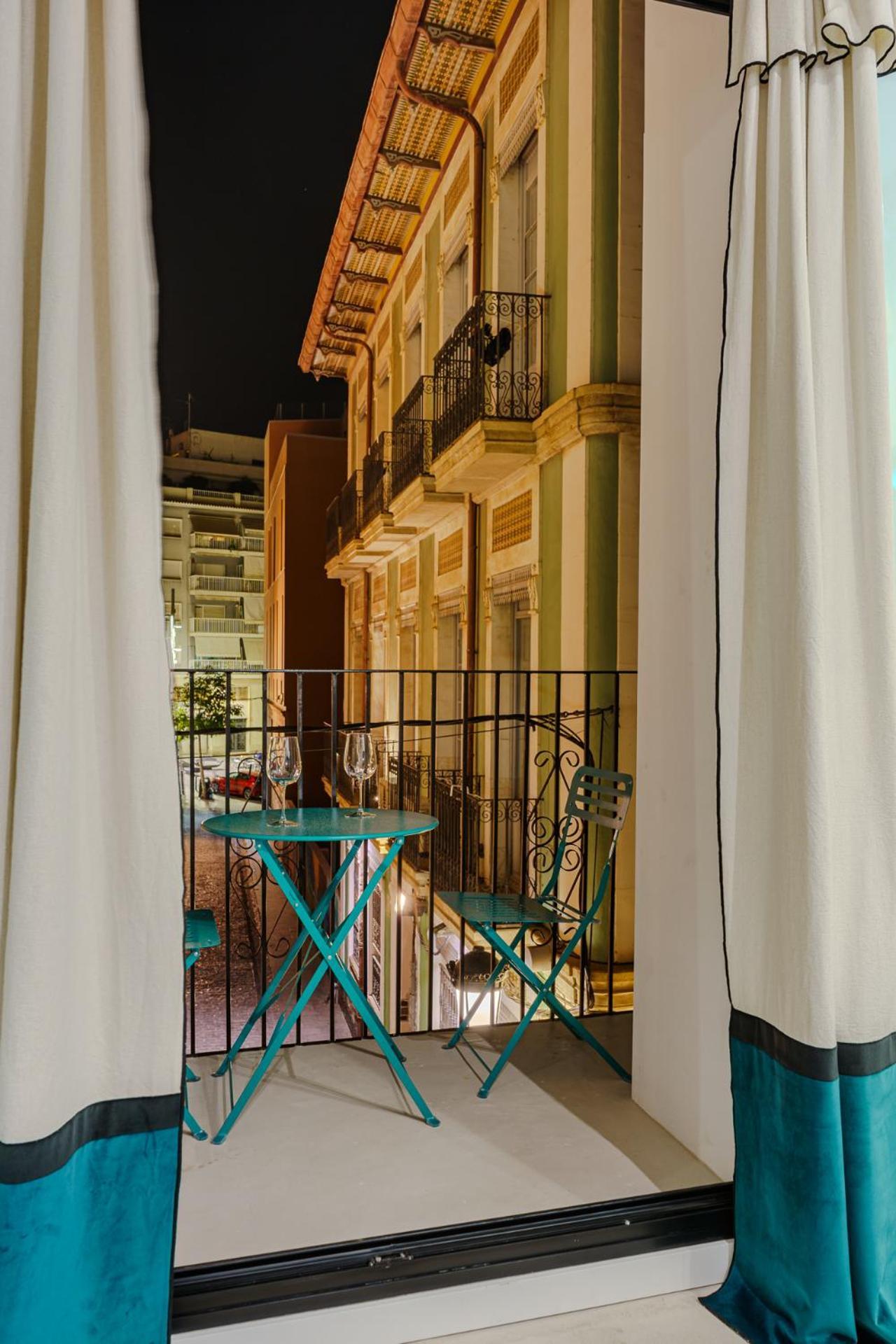 Spacious And Luxurious Mezzanine In Historic Center *