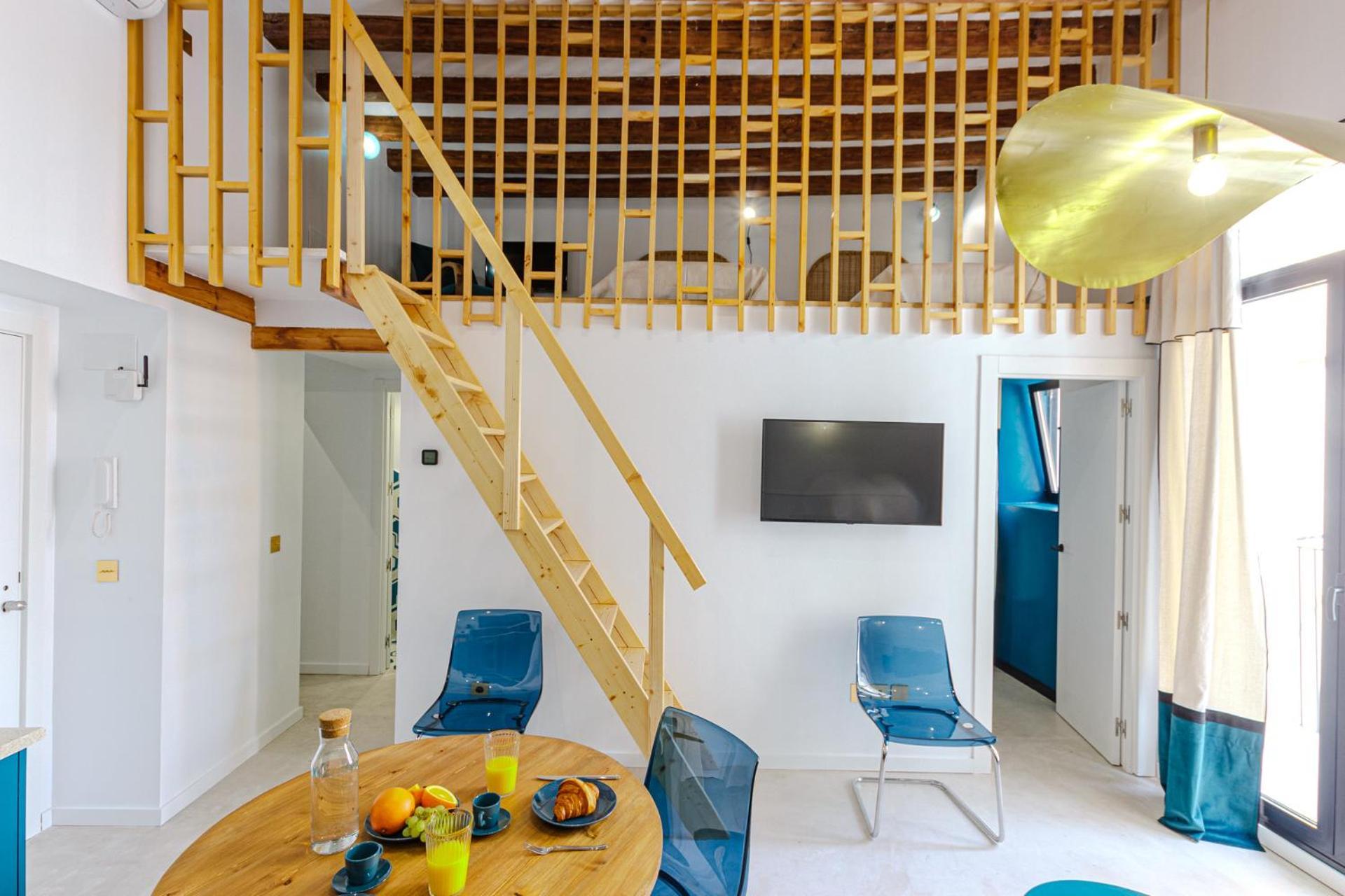 Spacious And Luxurious Mezzanine In Historic Center Alicante